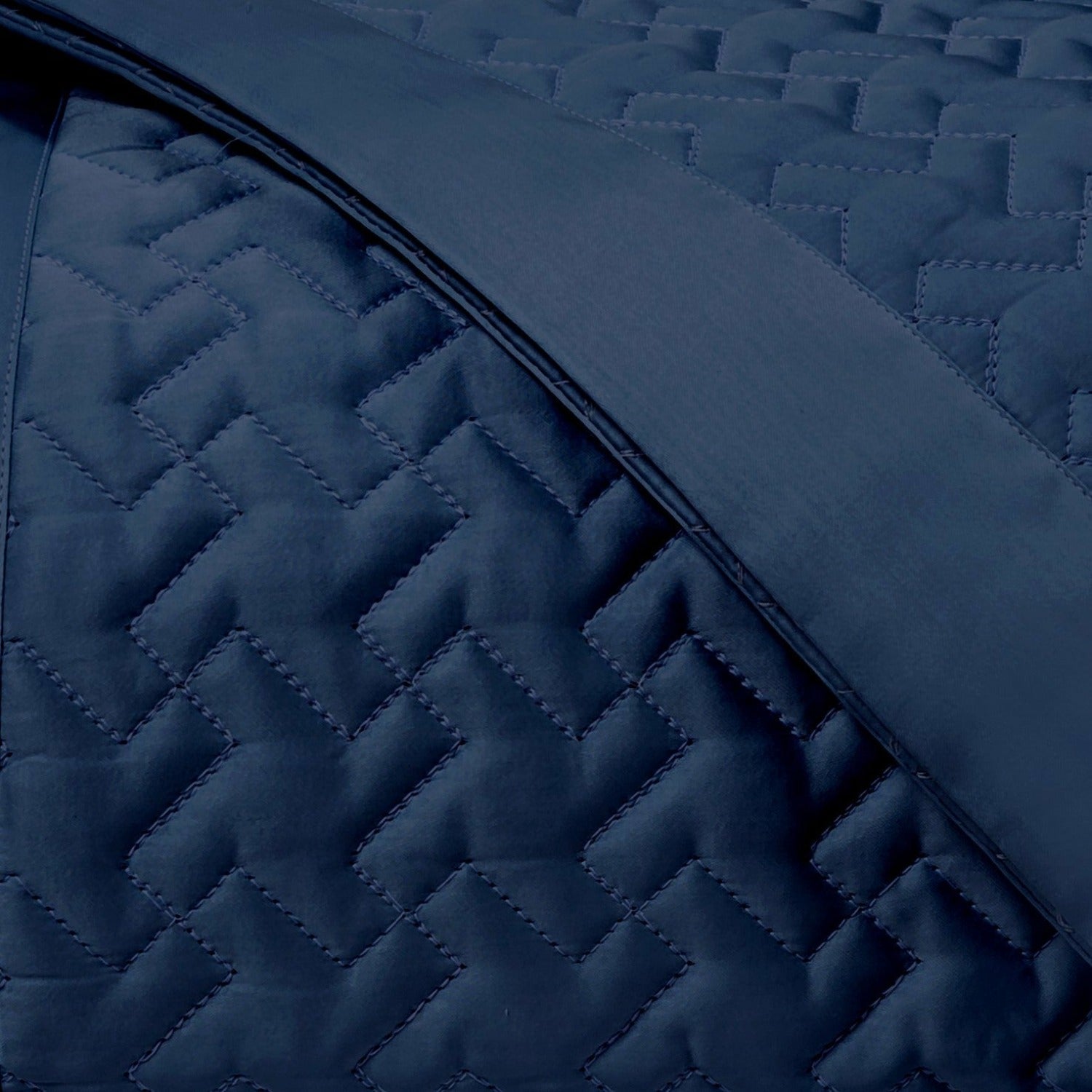 Home Treasures Houndstooth Quilted Bedding Navy Blue Fine Linens