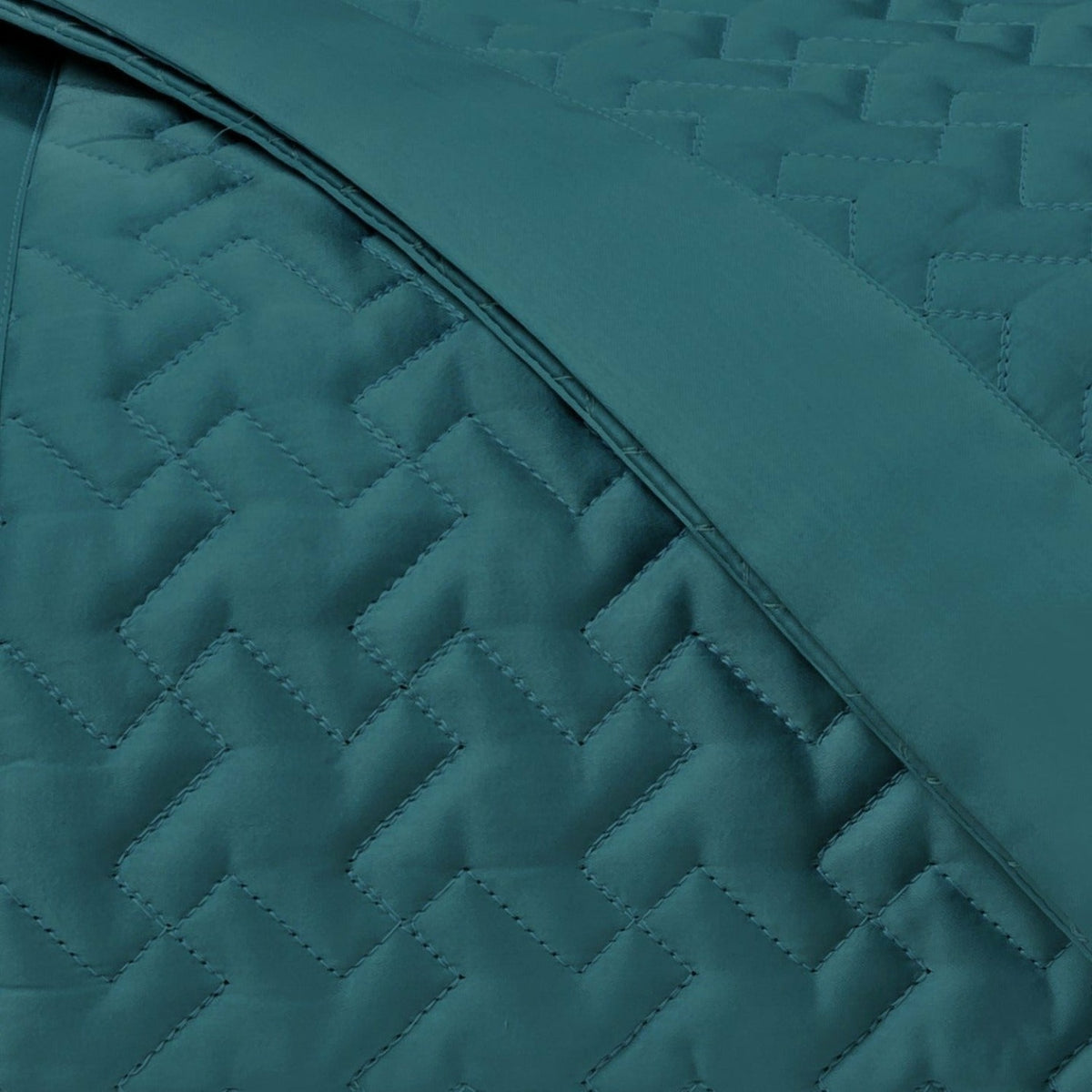 Home Treasures Houndstooth Quilted Bedding Swatch Teal Fine Linens