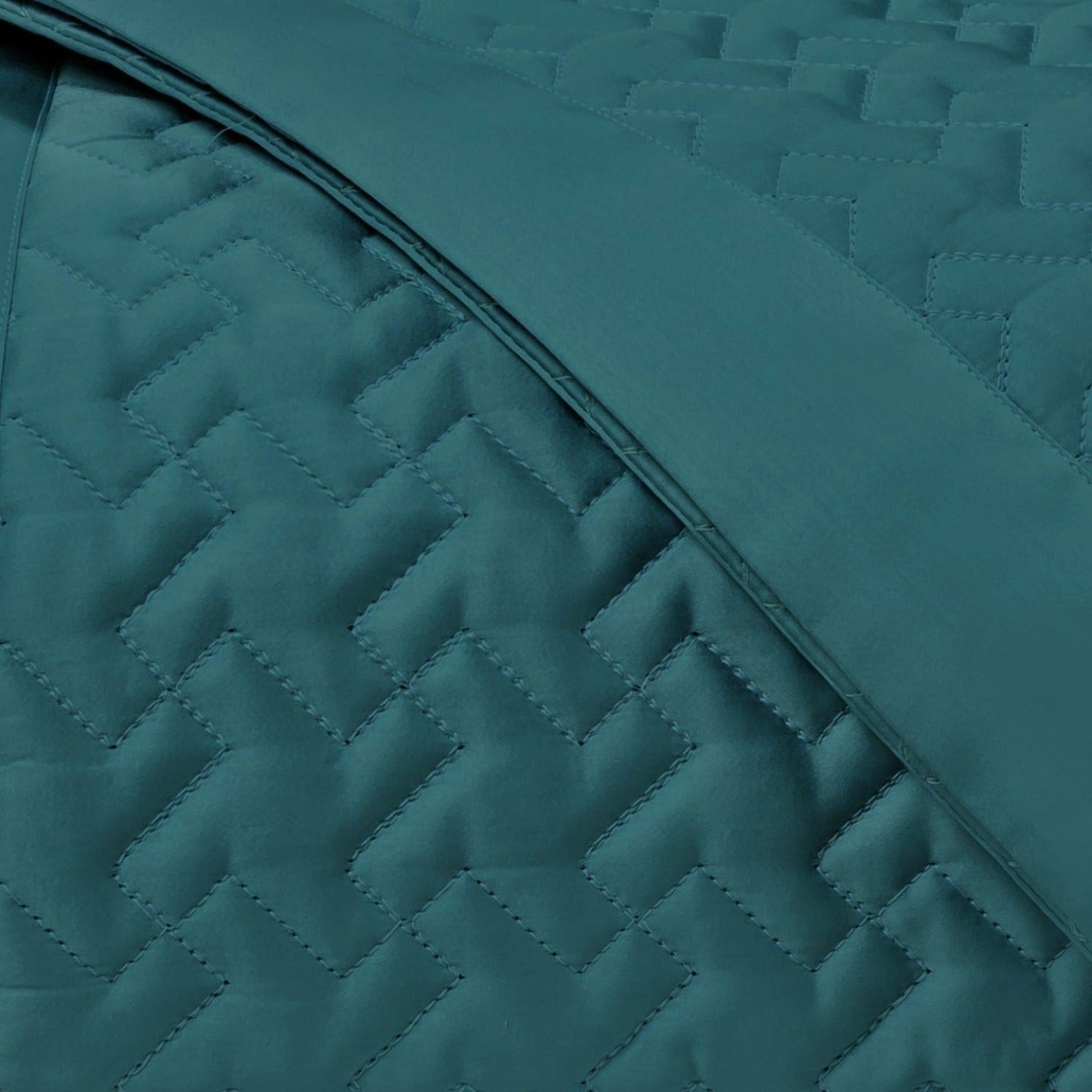 Home Treasures Houndstooth Quilted Bedding Teal Fine Linens