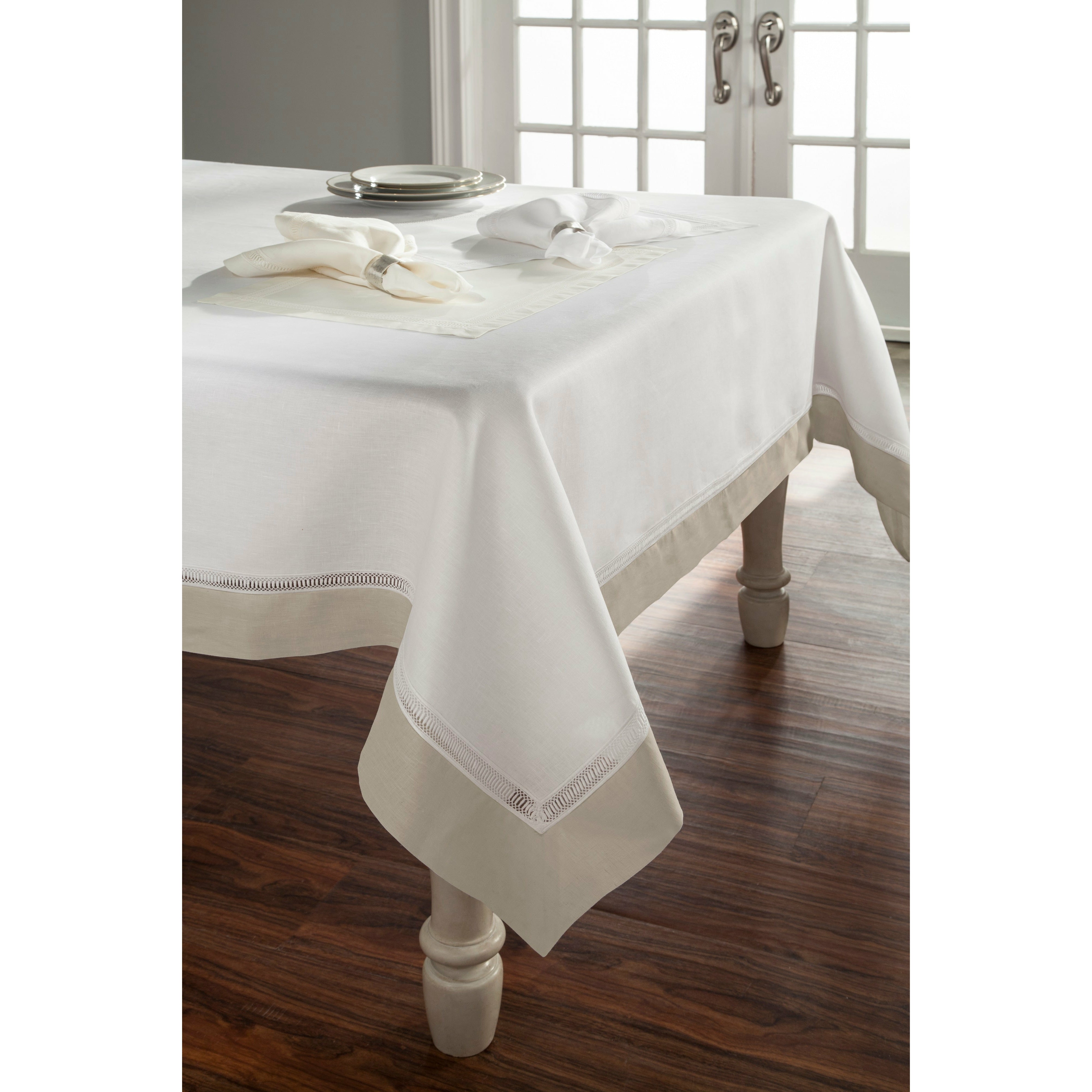 https://flandb.com/cdn/shop/products/Home-Treasures-Linea-Table-Linens-Lifestyle.jpg?v=1660864235