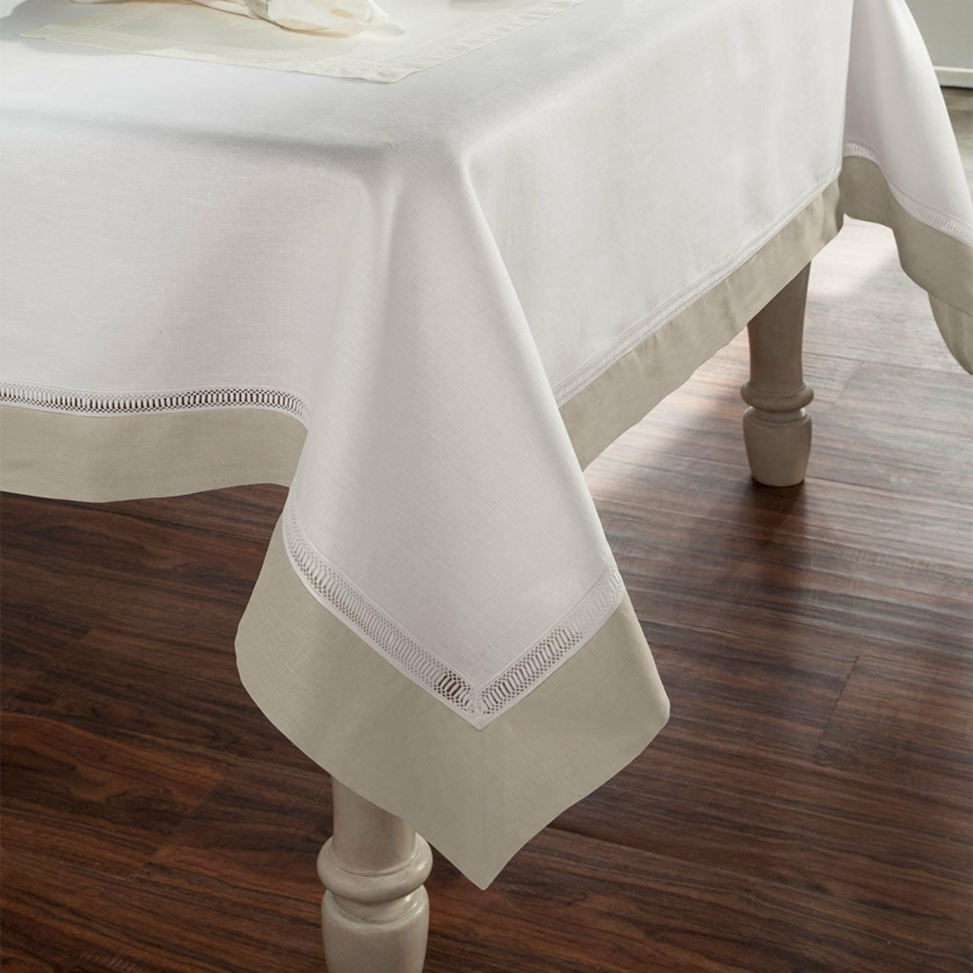 Home Treasures Linea Table Linens White/Light Natural Fine Linens