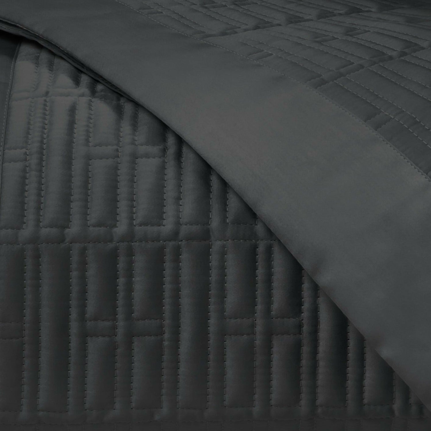 Home Treasures Sydney Pattern Quilted Bedding Black Fine Linens