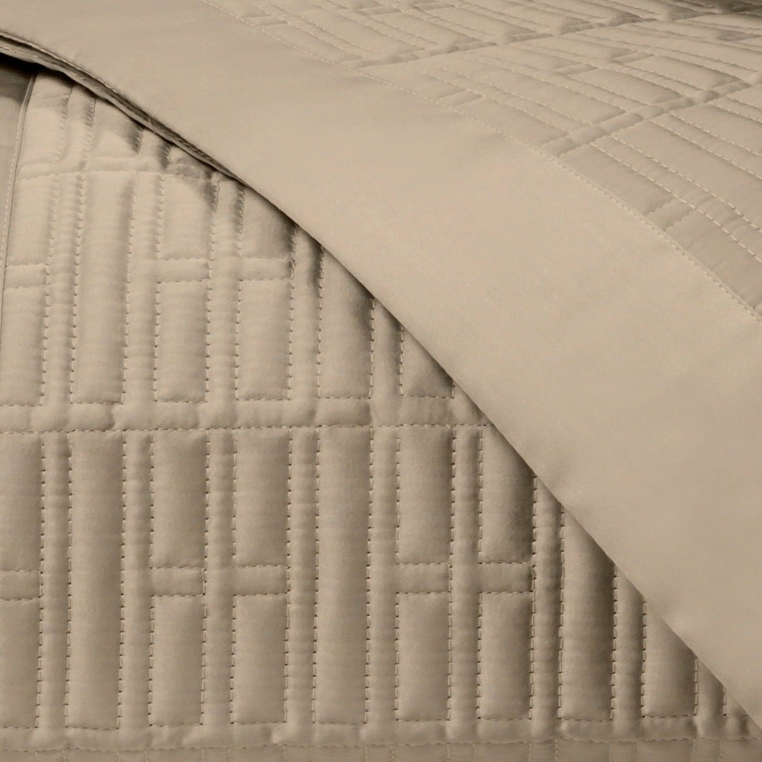 Home Treasures Sydney Pattern Quilted Bedding Candlelight Fine Linens