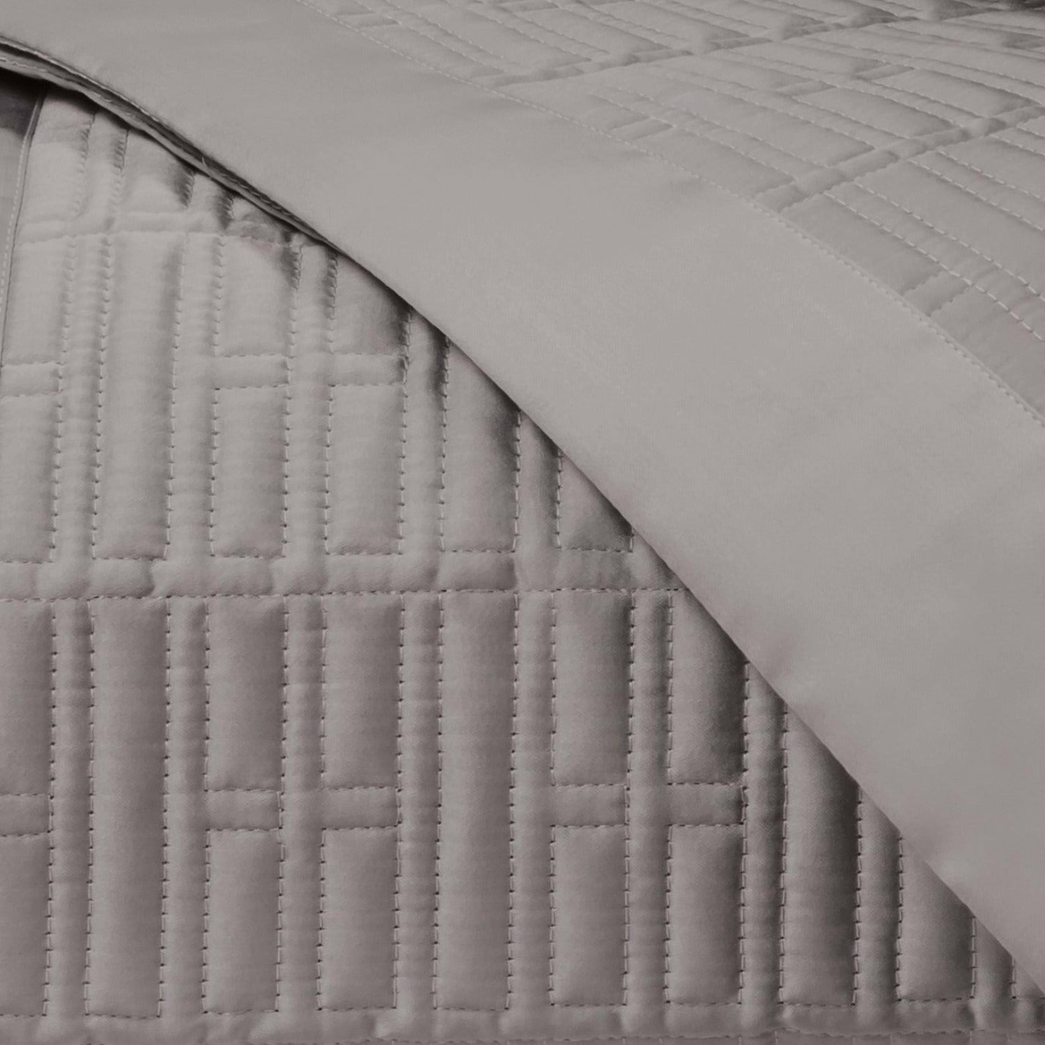 Home Treasures Sydney Pattern Quilted Bedding Chrome Fine Linens