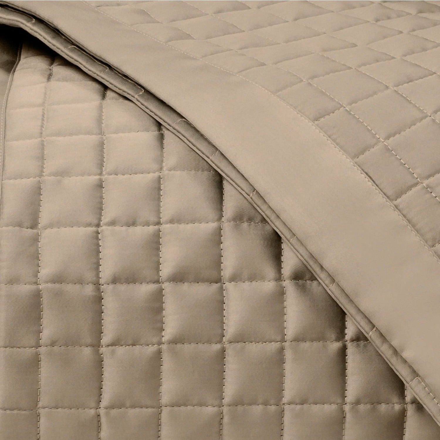 Home Treasures Time Square Pattern Quilted Bedding Candlelight Fine Linens