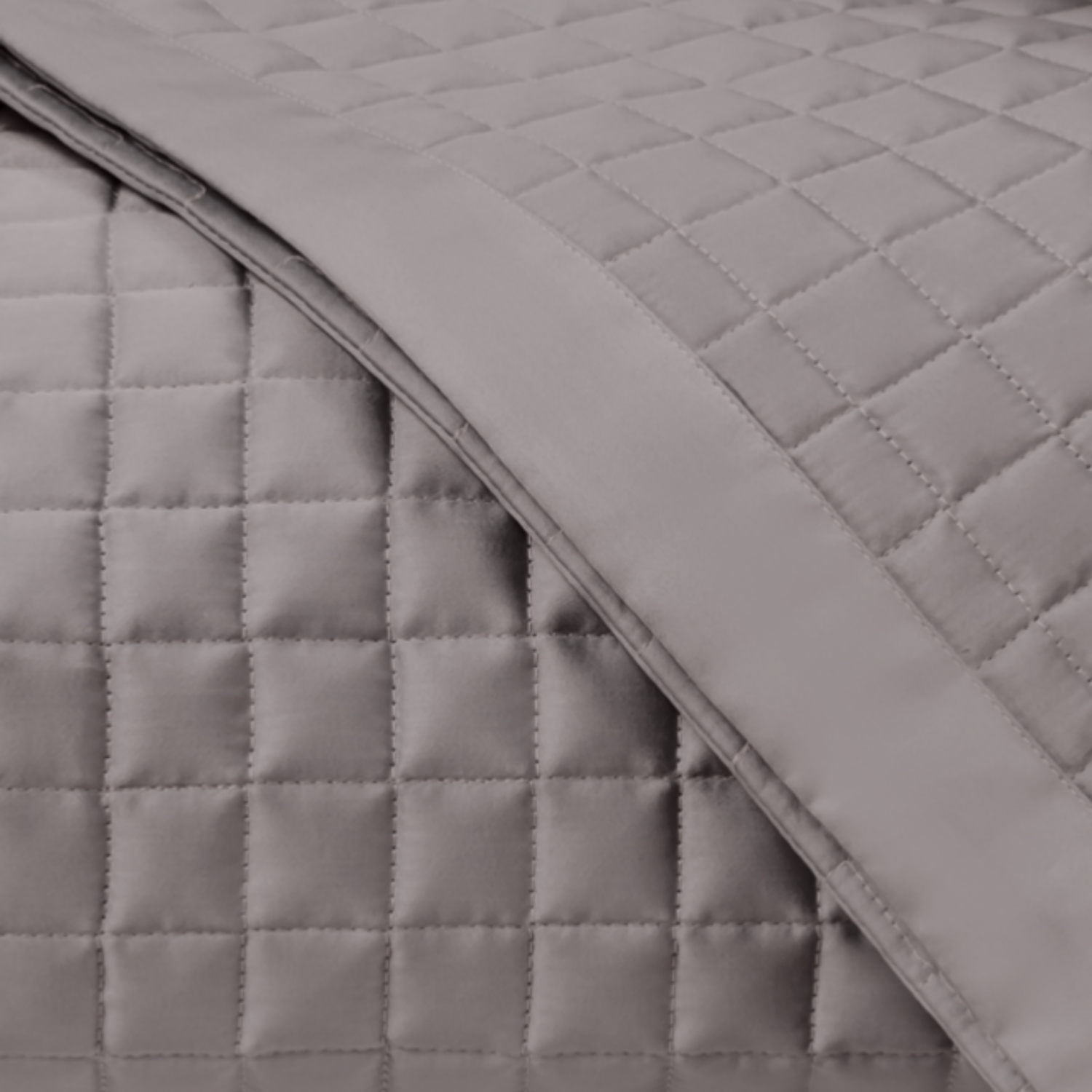 Home Treasures Time Square Pattern Quilted Bedding Chrome Fine Linens