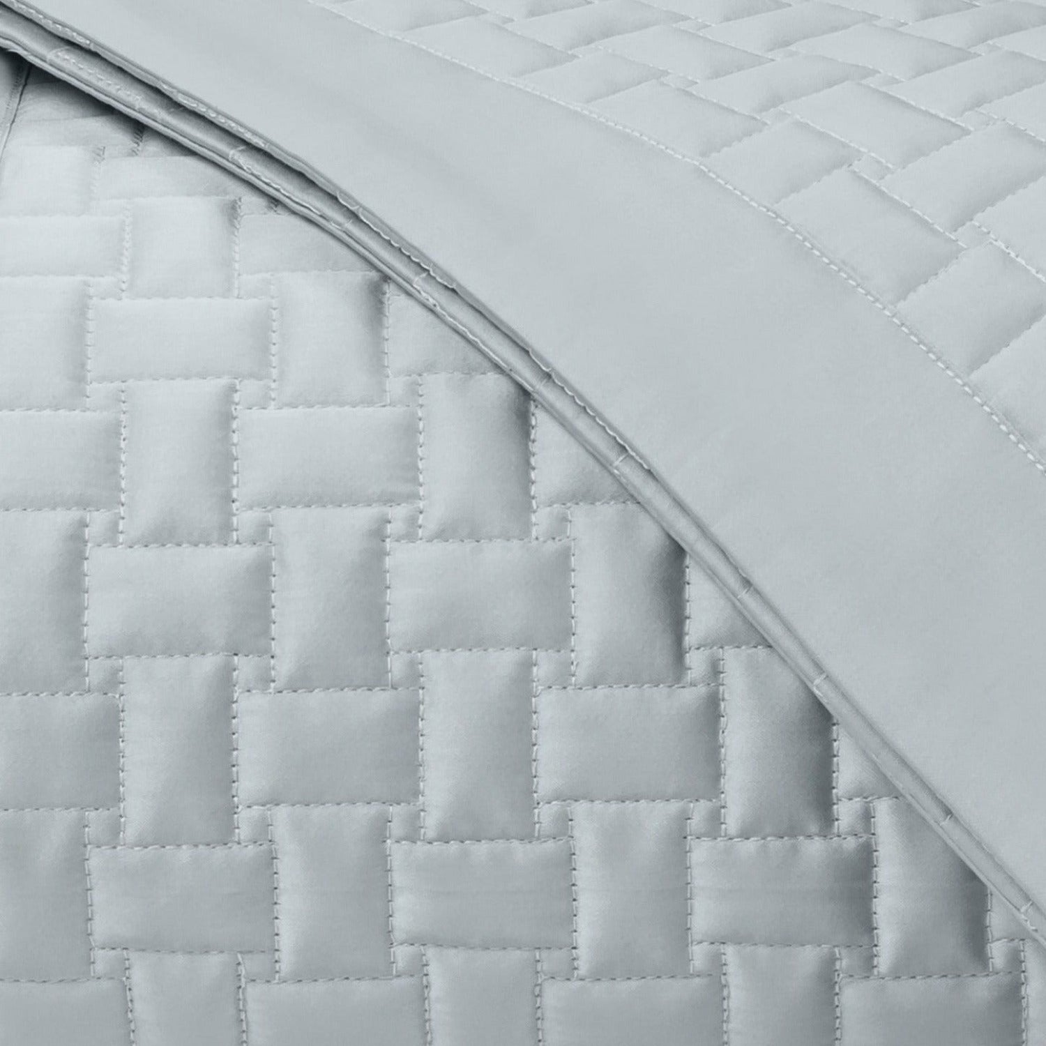 Home Treasures Wicker Quilted Bedding Blue/Gray Fine Linens