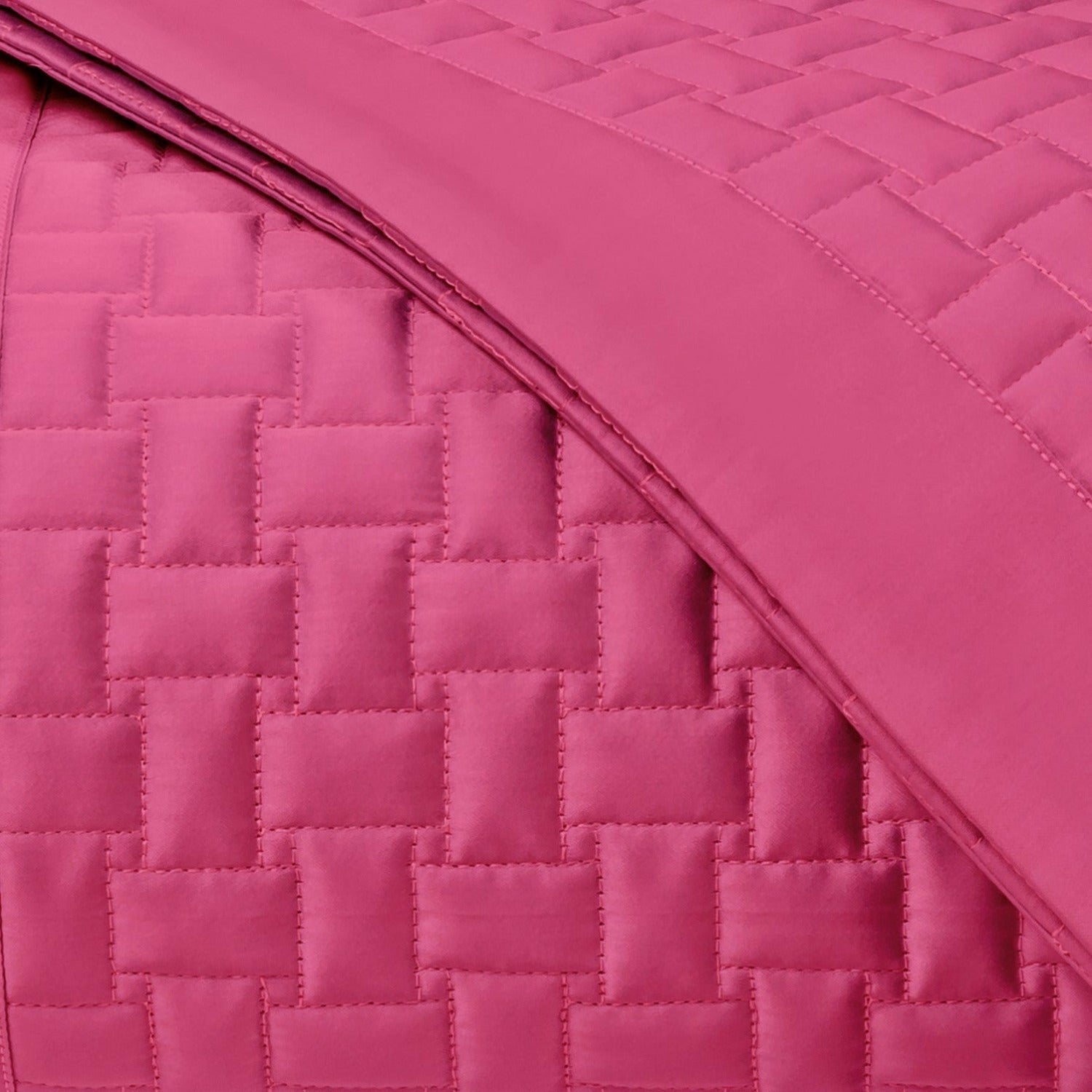 Home Treasures Wicker Quilted Bedding Bright Pink Fine Linens
