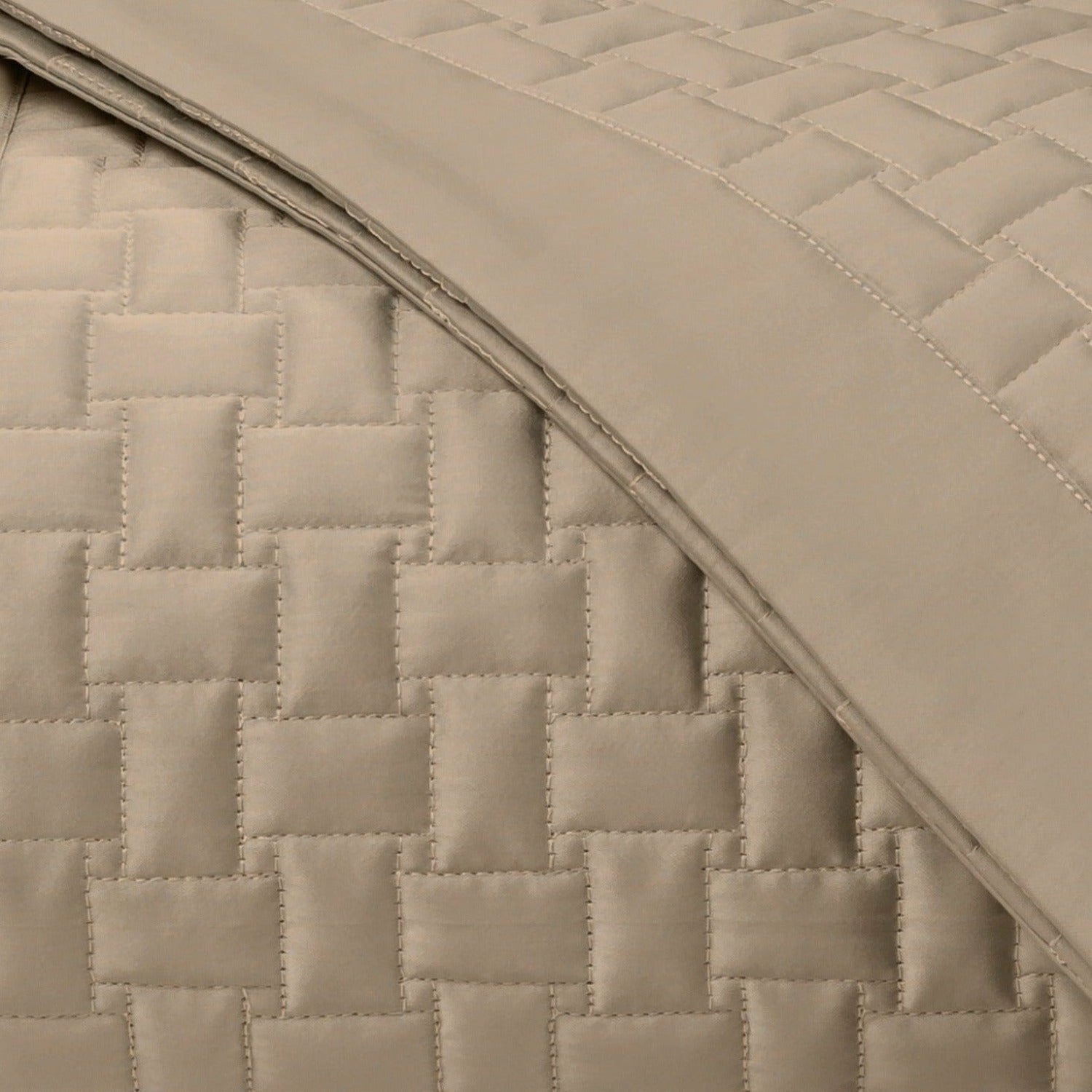 Home Treasures Wicker Quilted Bedding Candlelight Fine Linens