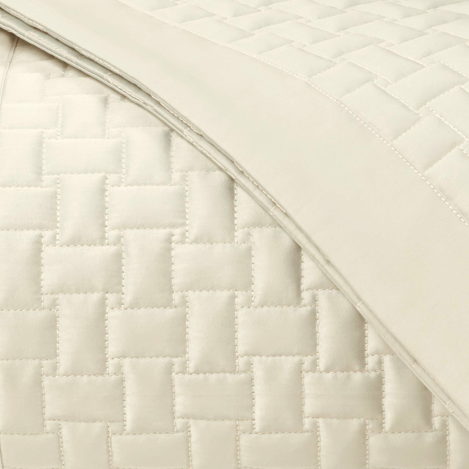 Home Treasures Wicker Quilted Bedding Ivory Fine Linens