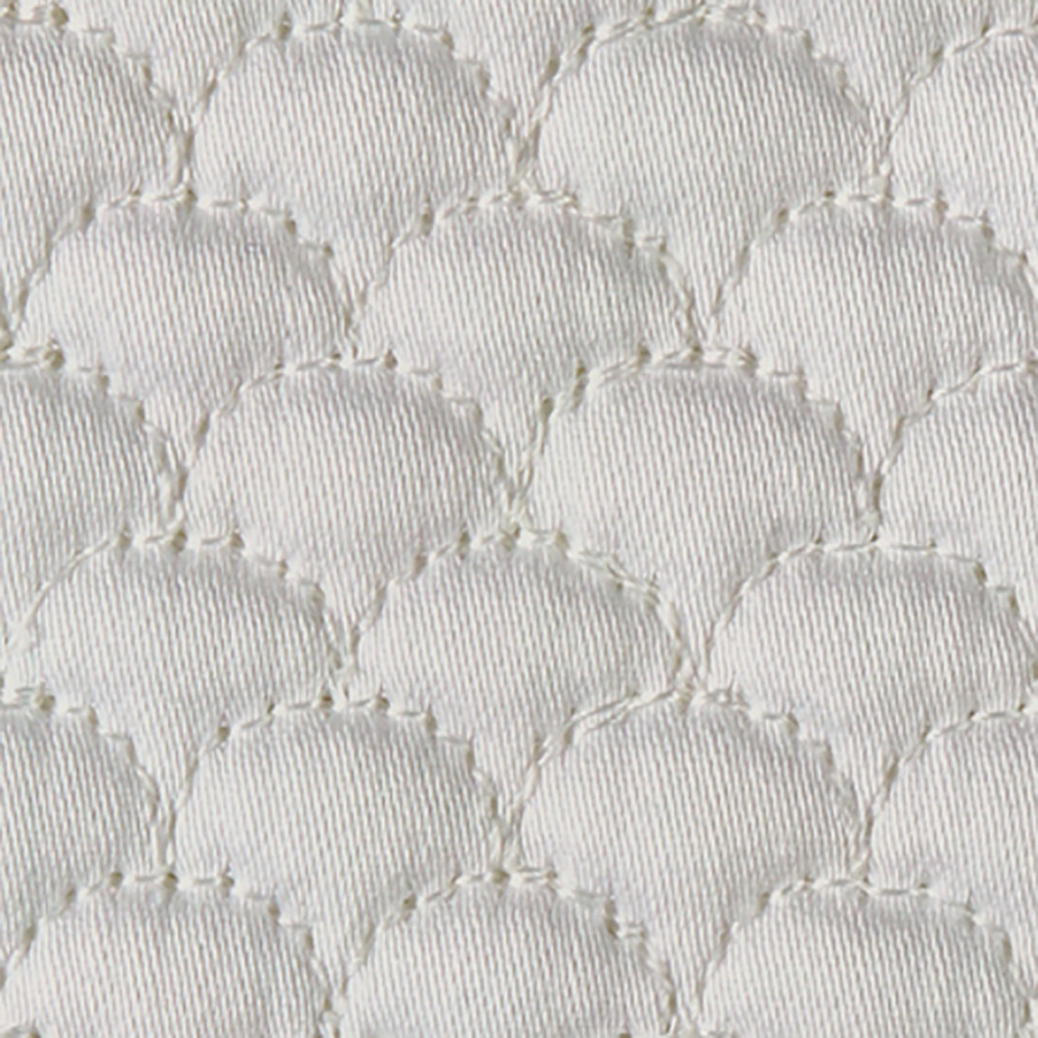 Matouk Alba Bedding Fine Linens Lifestyle Swatch Silver