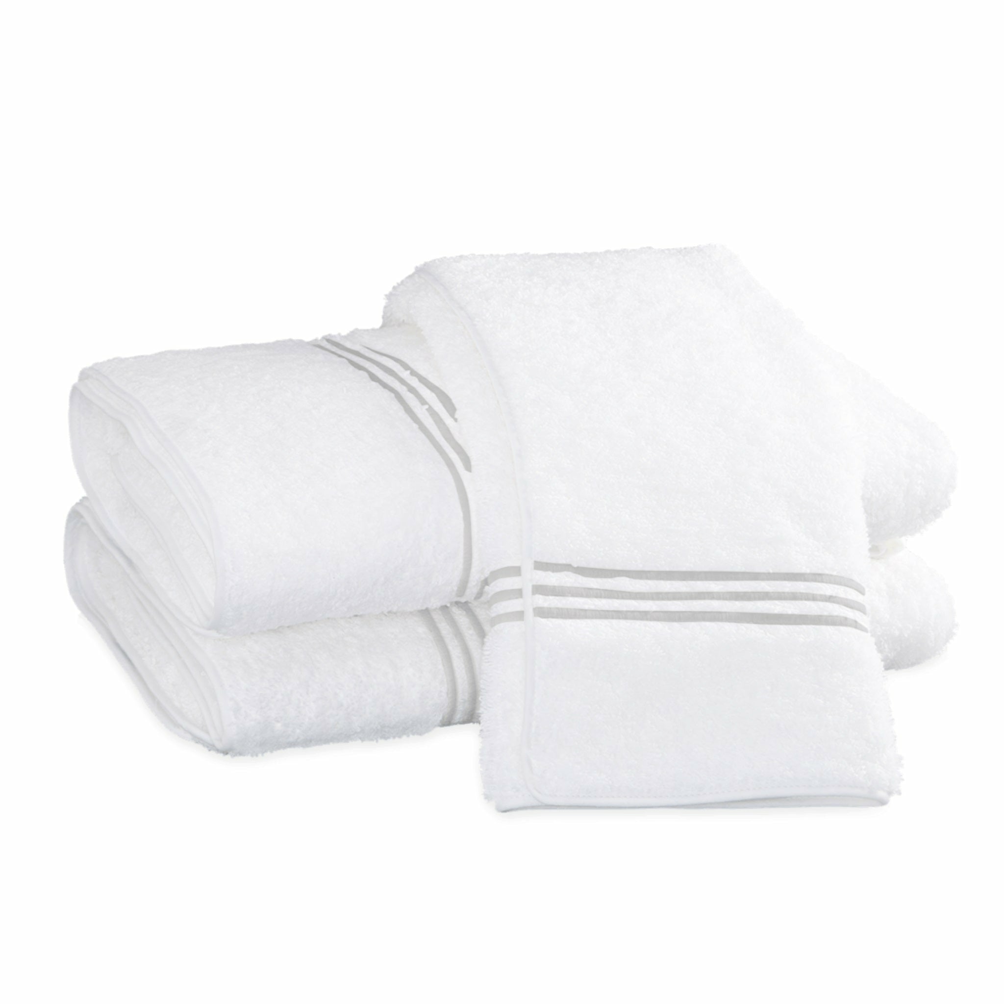 https://flandb.com/cdn/shop/products/Matouk-Bel-Tempo-Bath-Towels-Silver.jpg?v=1660866820