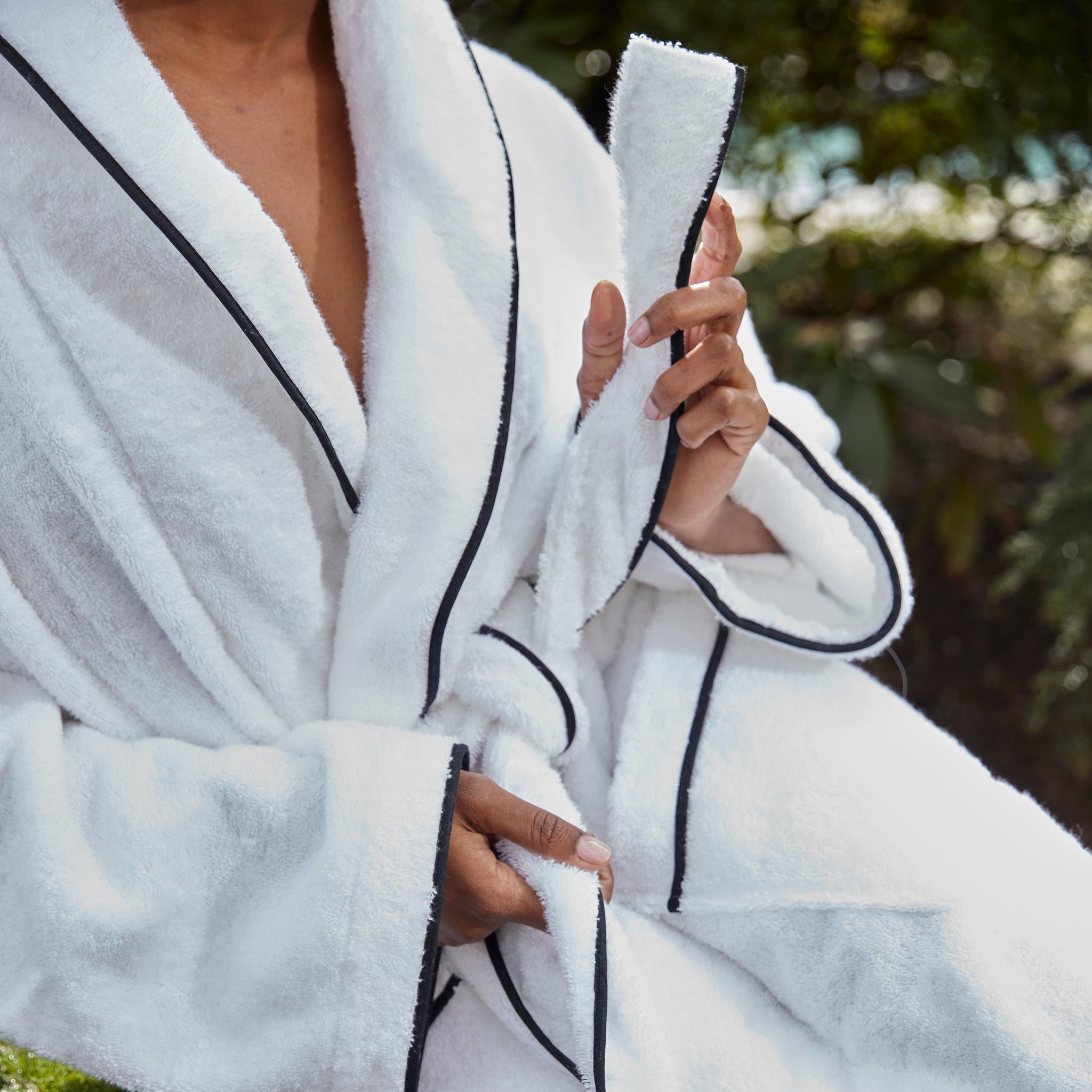 Matouk Cairo Bath Robe (White/Azure) | Pure Cotton Luxury Robe - FLandB.com
