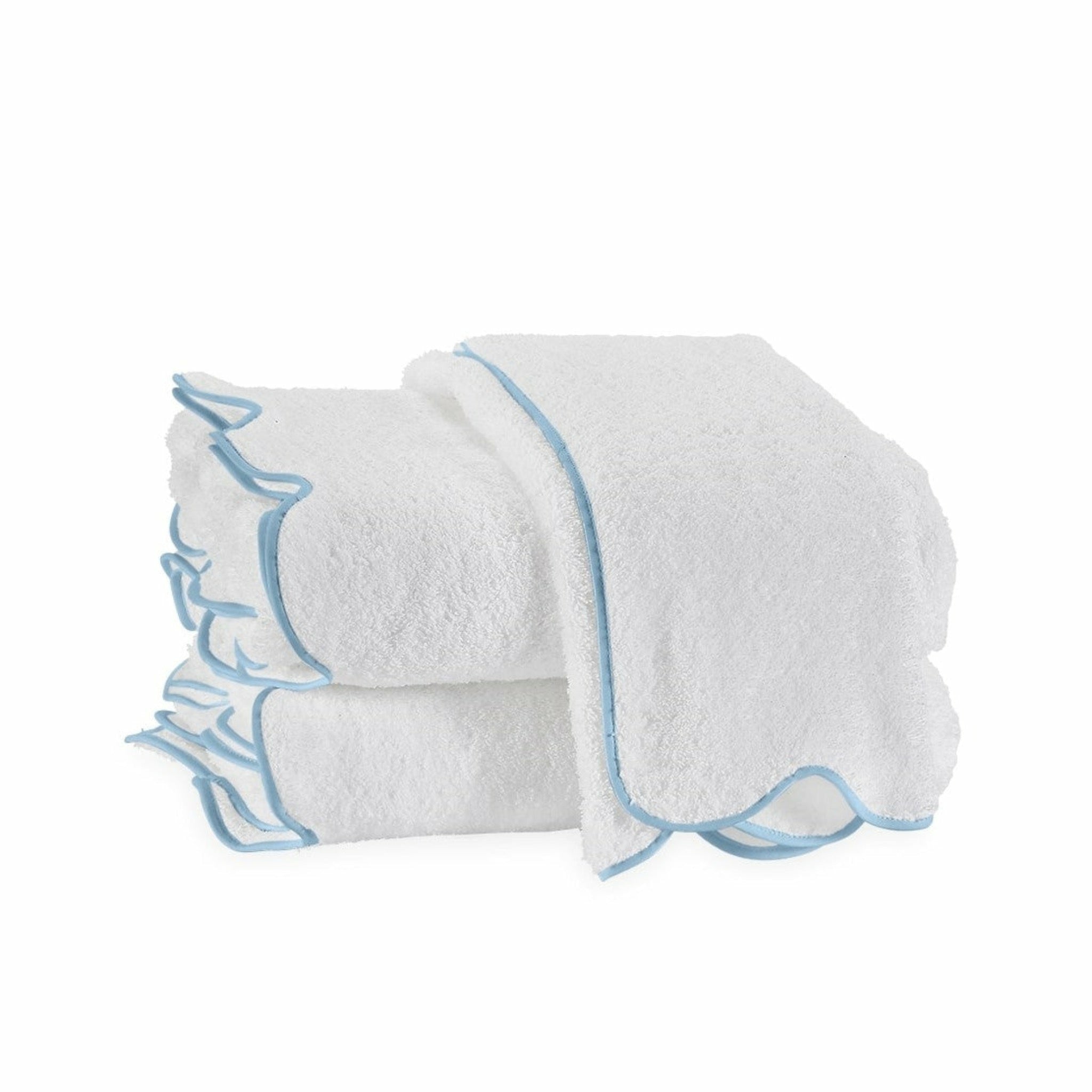 Matouk Cairo Scallop Hand Towel - Bright Sky