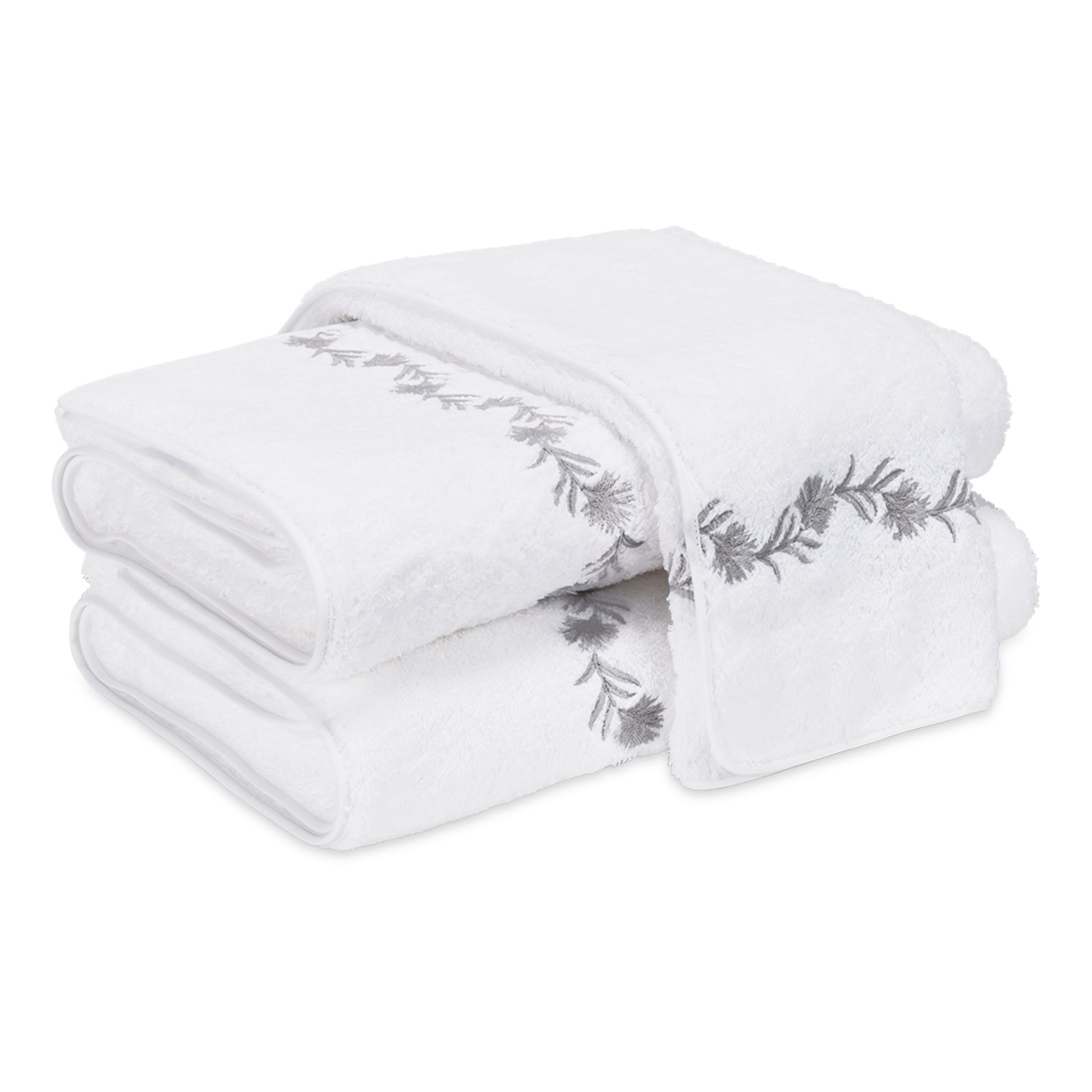 https://flandb.com/cdn/shop/products/Matouk-Daphne-Bath-Towels-Silver-Fine-Linen_2048x.jpg?v=1663990910