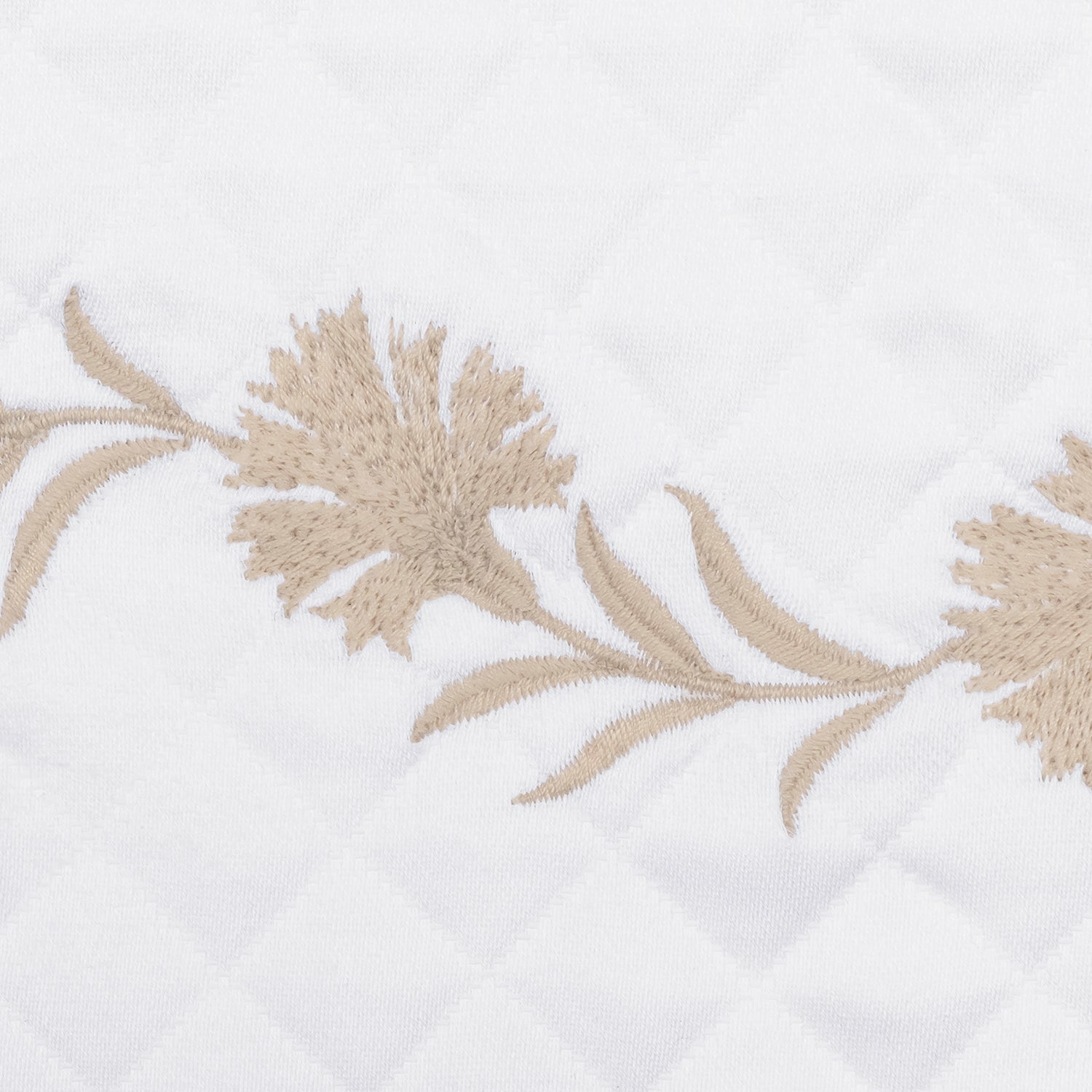 https://flandb.com/cdn/shop/products/Matouk-Daphne-Matelasse-Bedding-Swatch-Dune-Fine-Linens_5000x.jpg?v=1668519614