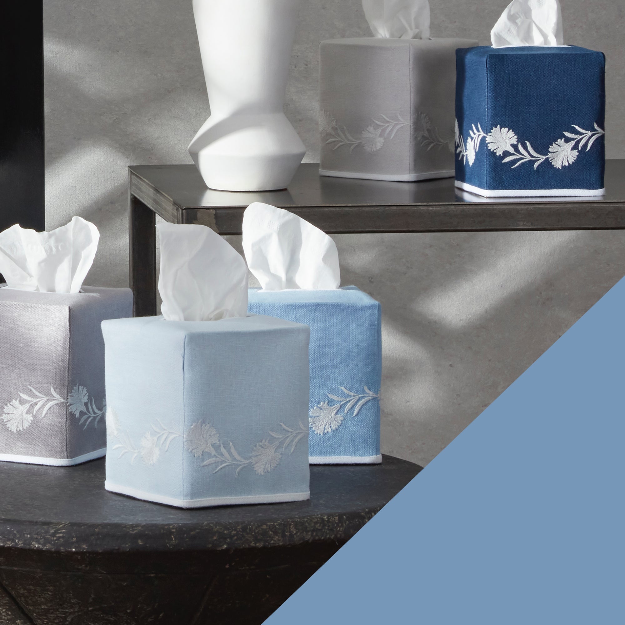 Matouk Daphne Tissue Box Cover Fine Linen - Azure / White