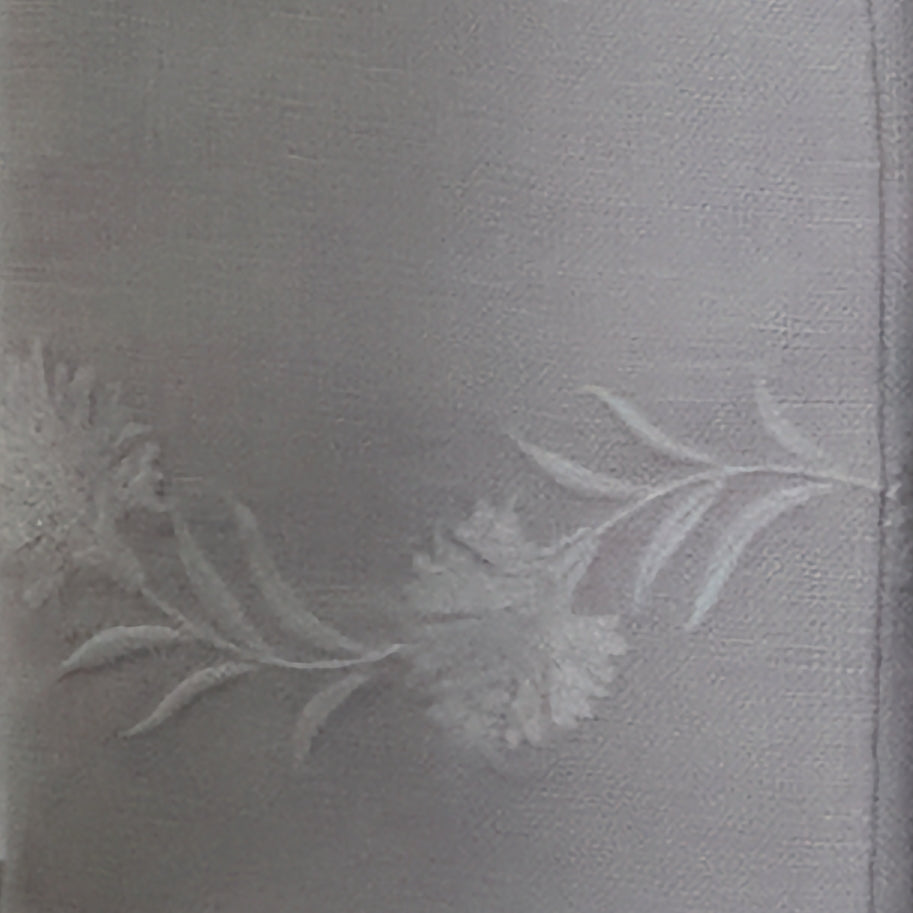 Matouk Daphne Tissue Box Cover Fine Linen Swatch - Quartz / White