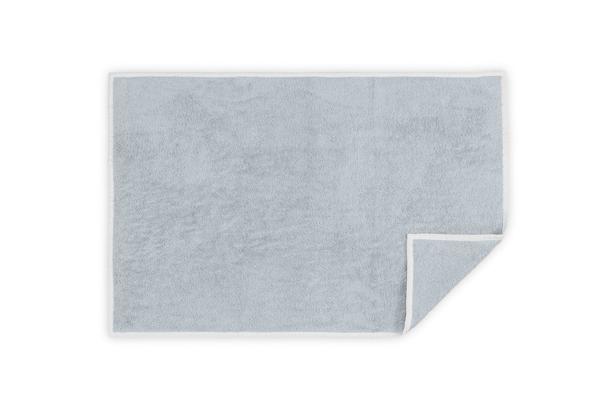 Matouk Enzo Bath Towels Bath Mat Pool/White Fine Linens