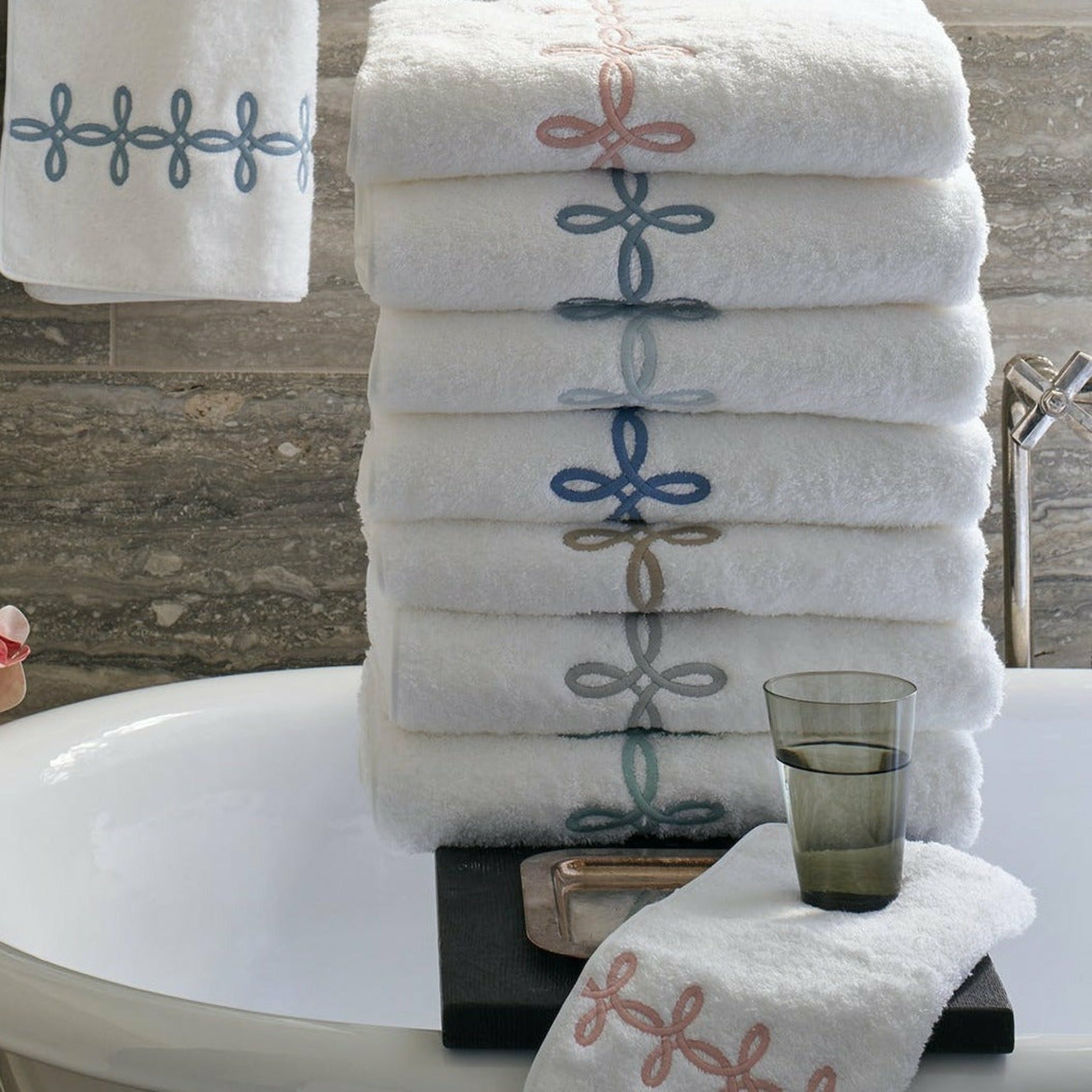 Matouk Classic Chain Bath Towel (White)