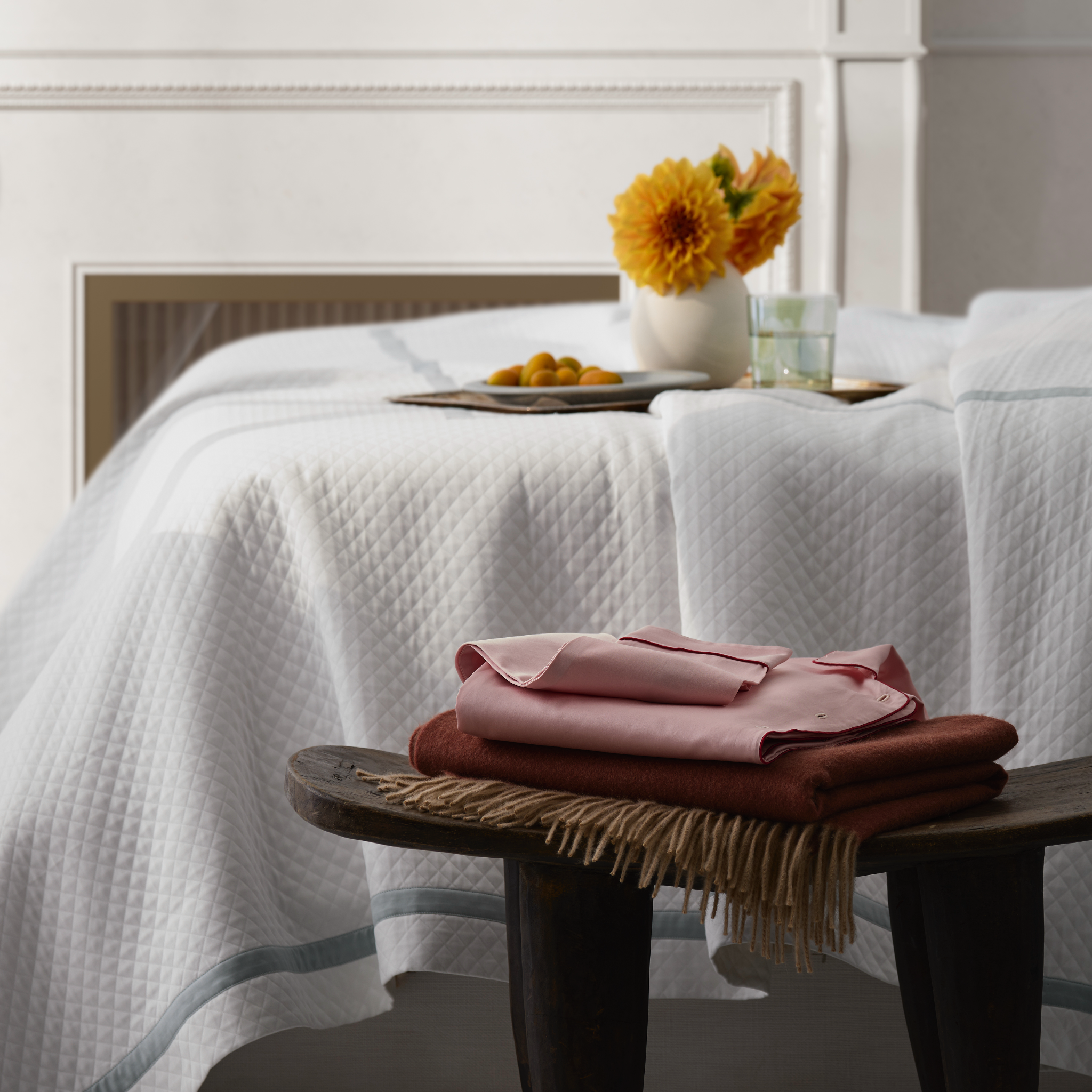 Matelasse Coverlet O Bag Matelasse Matouk Lowell Matelassé Bedding