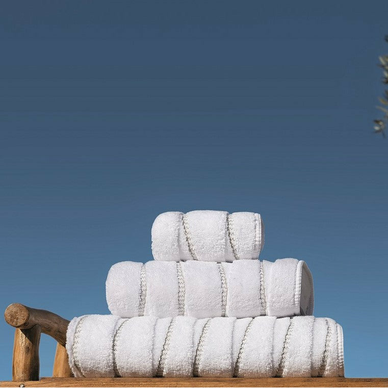 Graccioza Opera Bath Towels and Rugs Lifestyle White Fine Linens