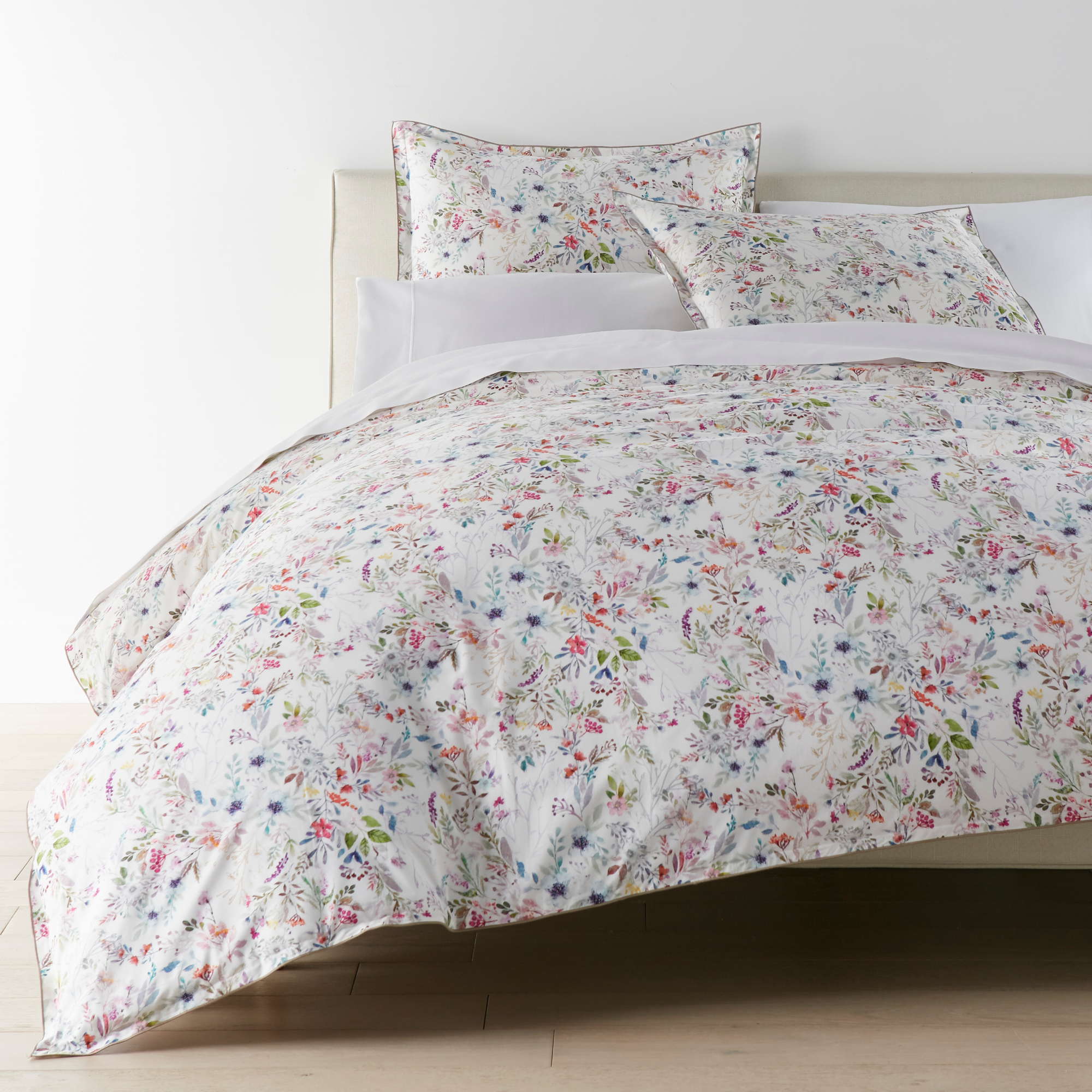 Full Bedding Dressed in Peacock Alley Chloe Collection in Color Floral