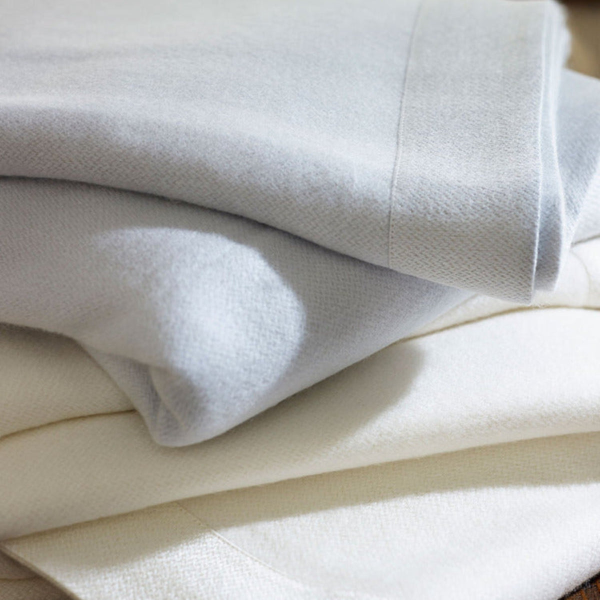 SDH Legna Blankets Main Silver Fine Linens