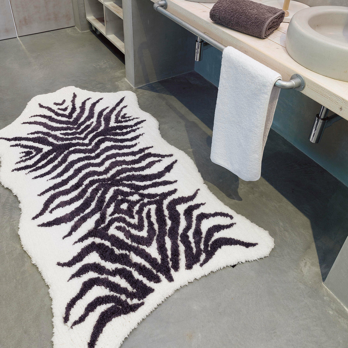 Graccioza Mountain Zebra Bath Rug Lifestyle White Fine Linens