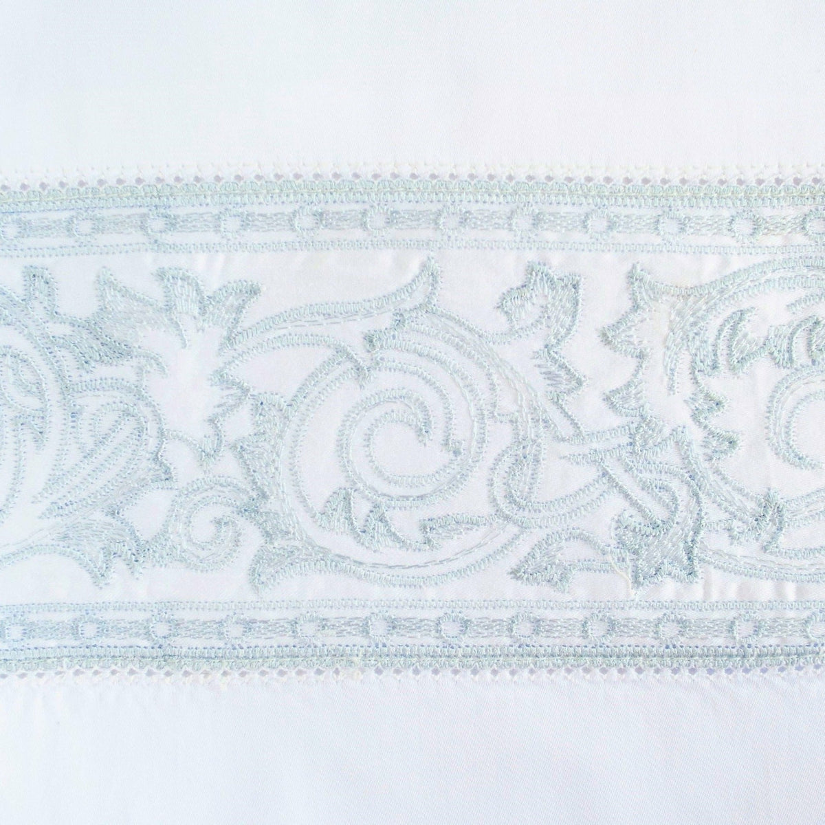 Home Treasures Paris Bedding Swatch White/Sky Blue Fine Linens