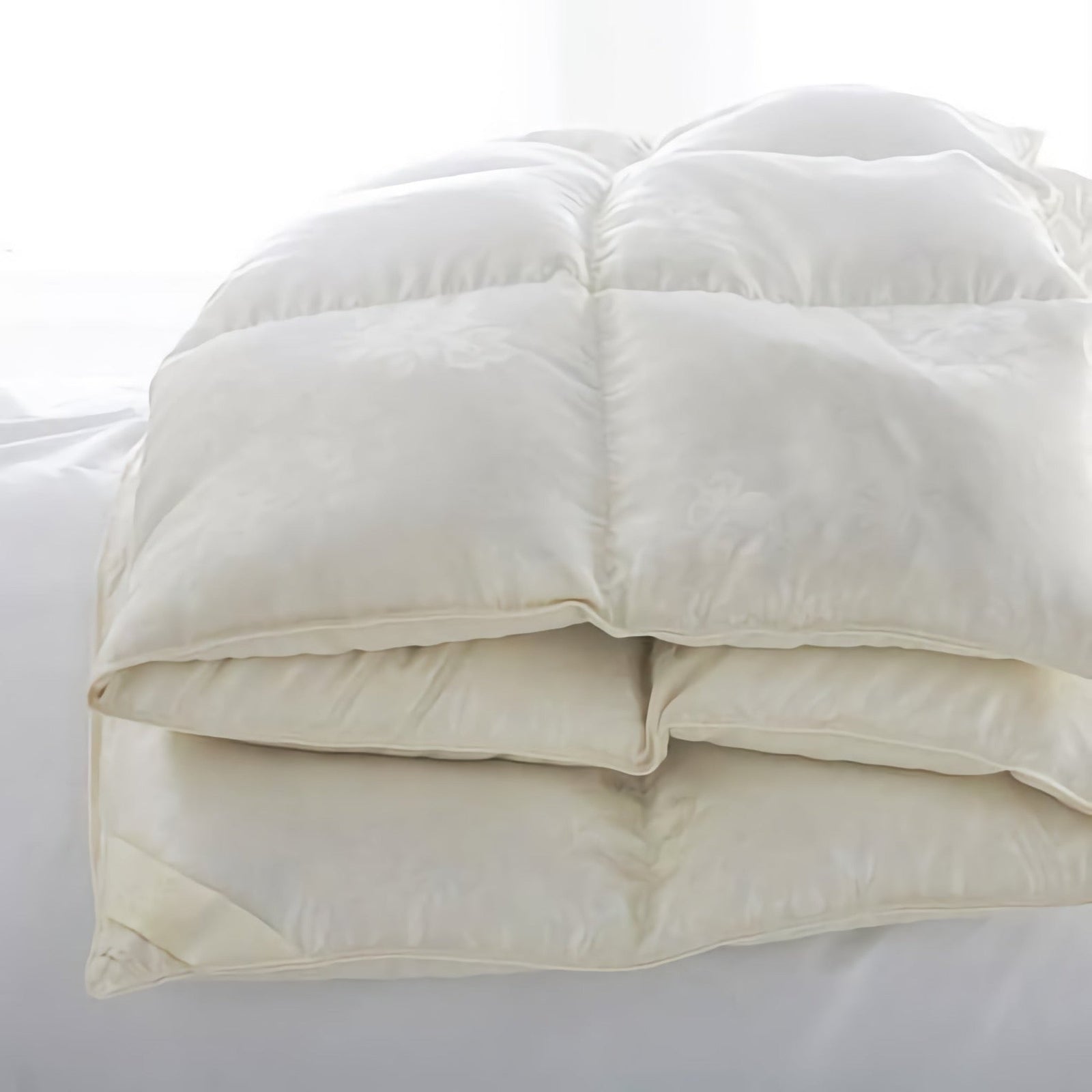 Scandia Home St. Petersburg Siberian White Goose Down Comforter