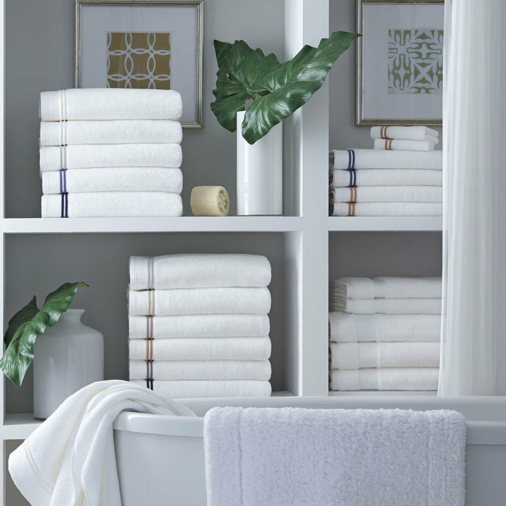 Sferra Aura Bath Towels - White / AlmondBath Towel - 30X60