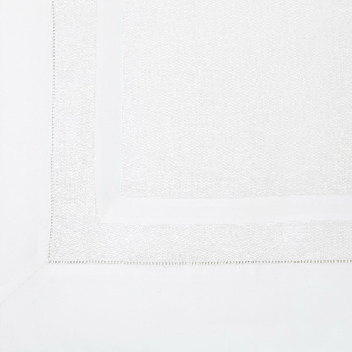 Sferra Tipton Table Linens Swatch White/White Fine Linens