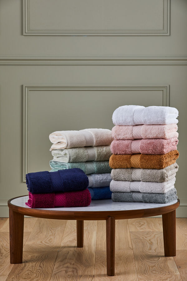 Lifestyle of Yves Delorme Etoile Bath Towels and Mats