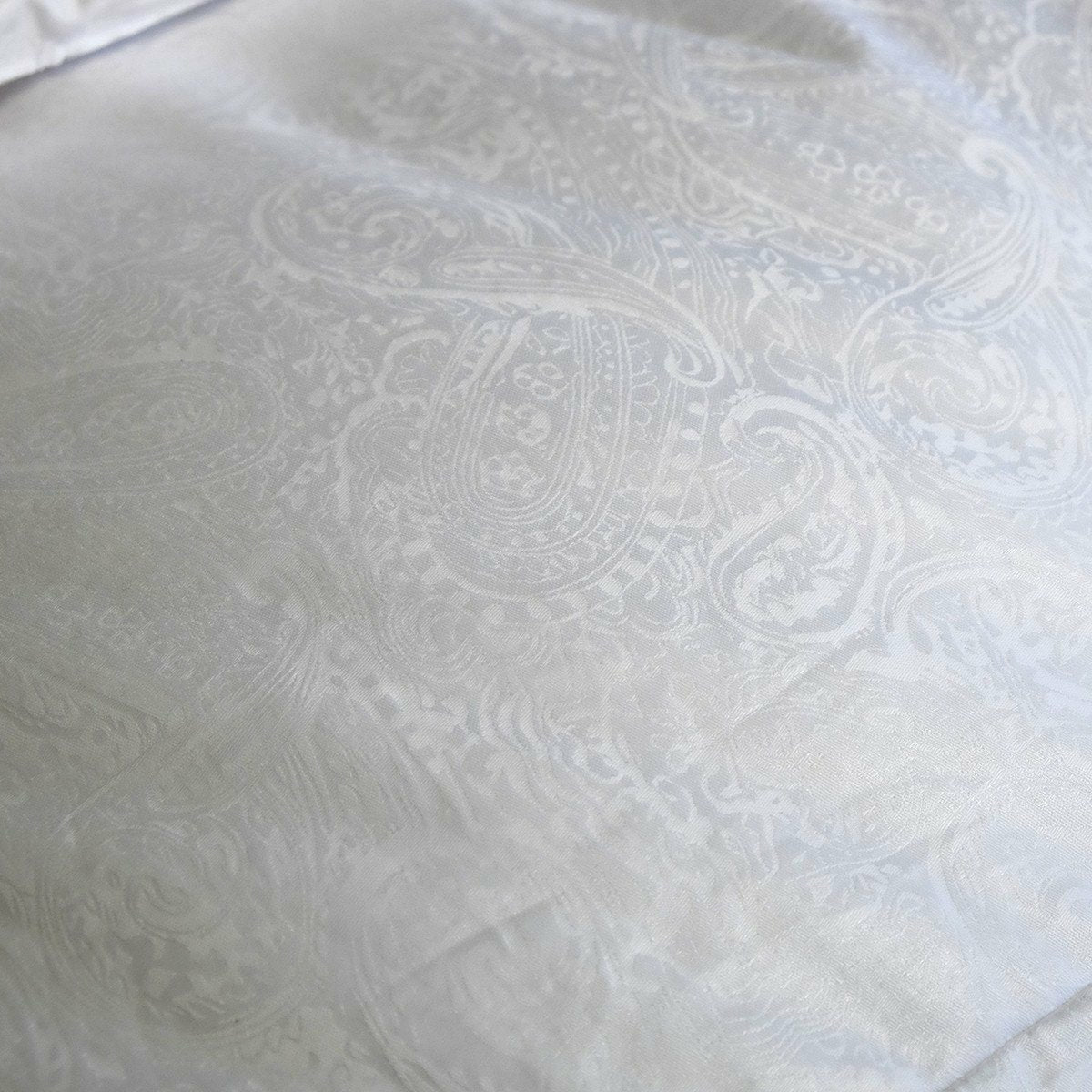 Yves Delorme Paisley 850 Fill Power White Goose Down Comforter Pattern Swatch Fine Linens