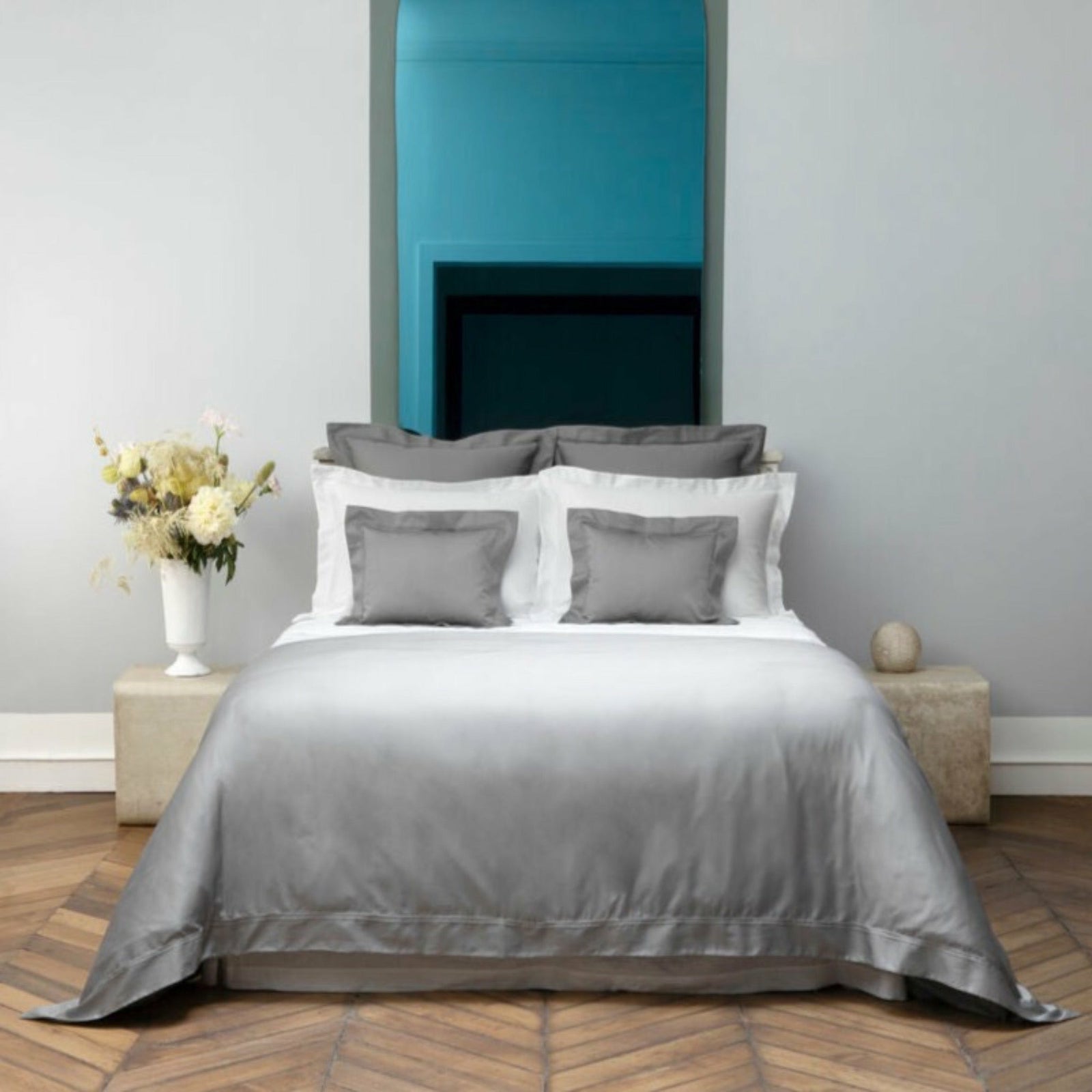 Yves Delorme Triomphe Bedding Main Platine Fine Linens