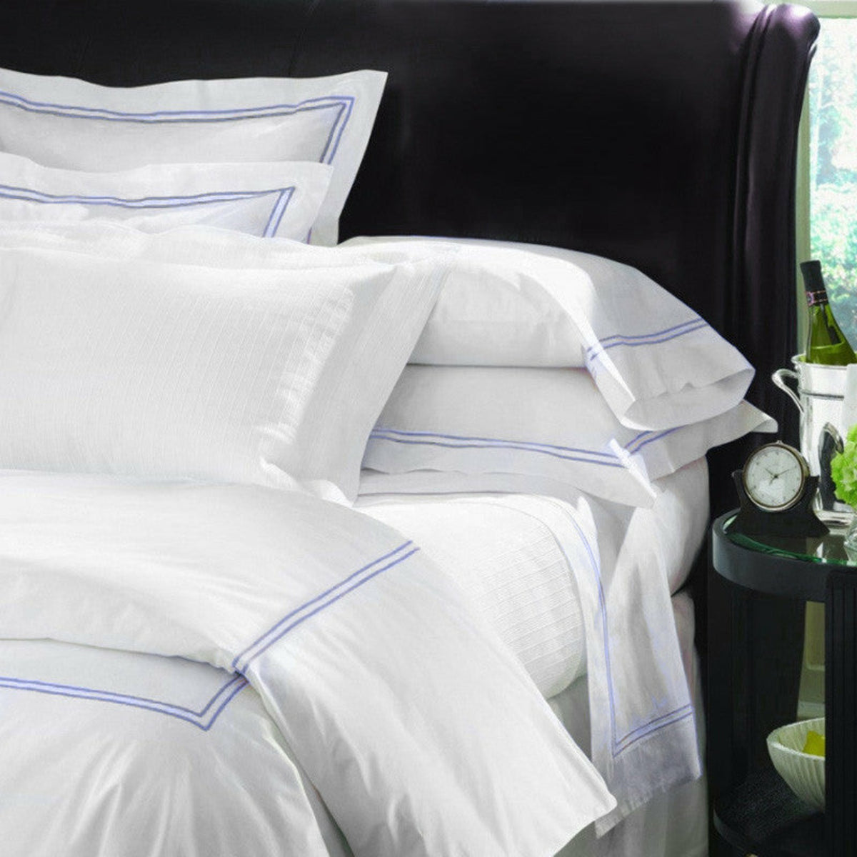 Sferra Grande Hotel Collection White/Cornflower Blue Fine Linens