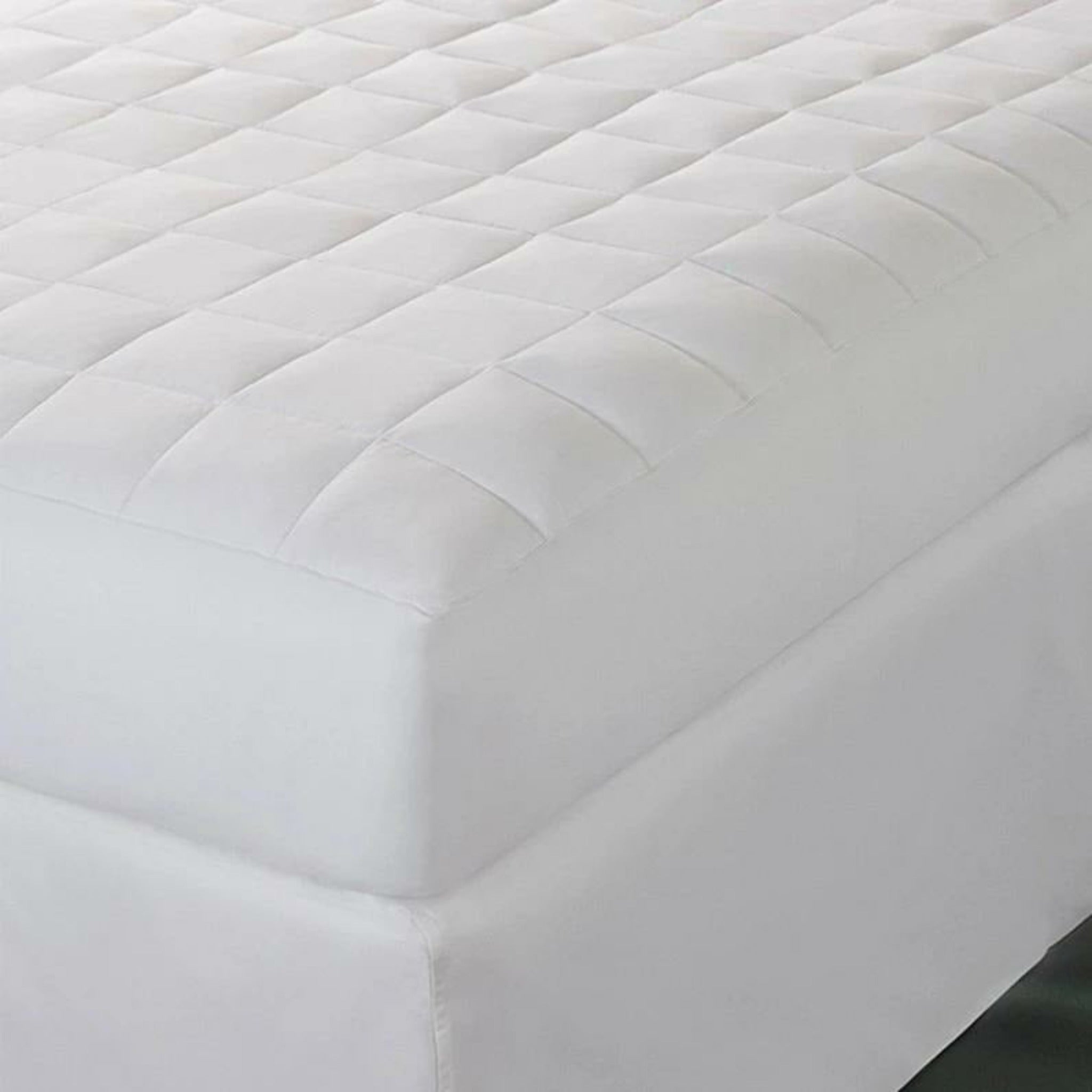 https://flandb.com/cdn/shop/products/sferra-arcadia-mattress-pad-main.jpg?v=1668164946