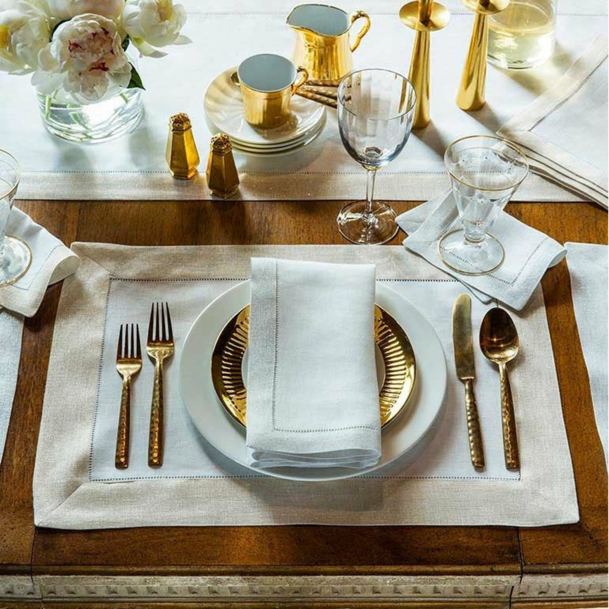 Sferra Filetto Table Linens Lifestyle White/Gold Fine Linens